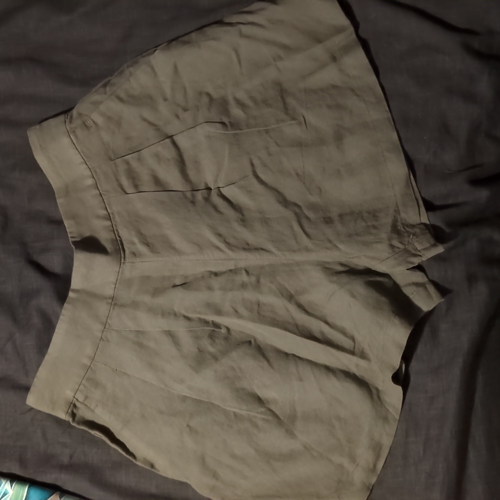 NWT Linen shortd